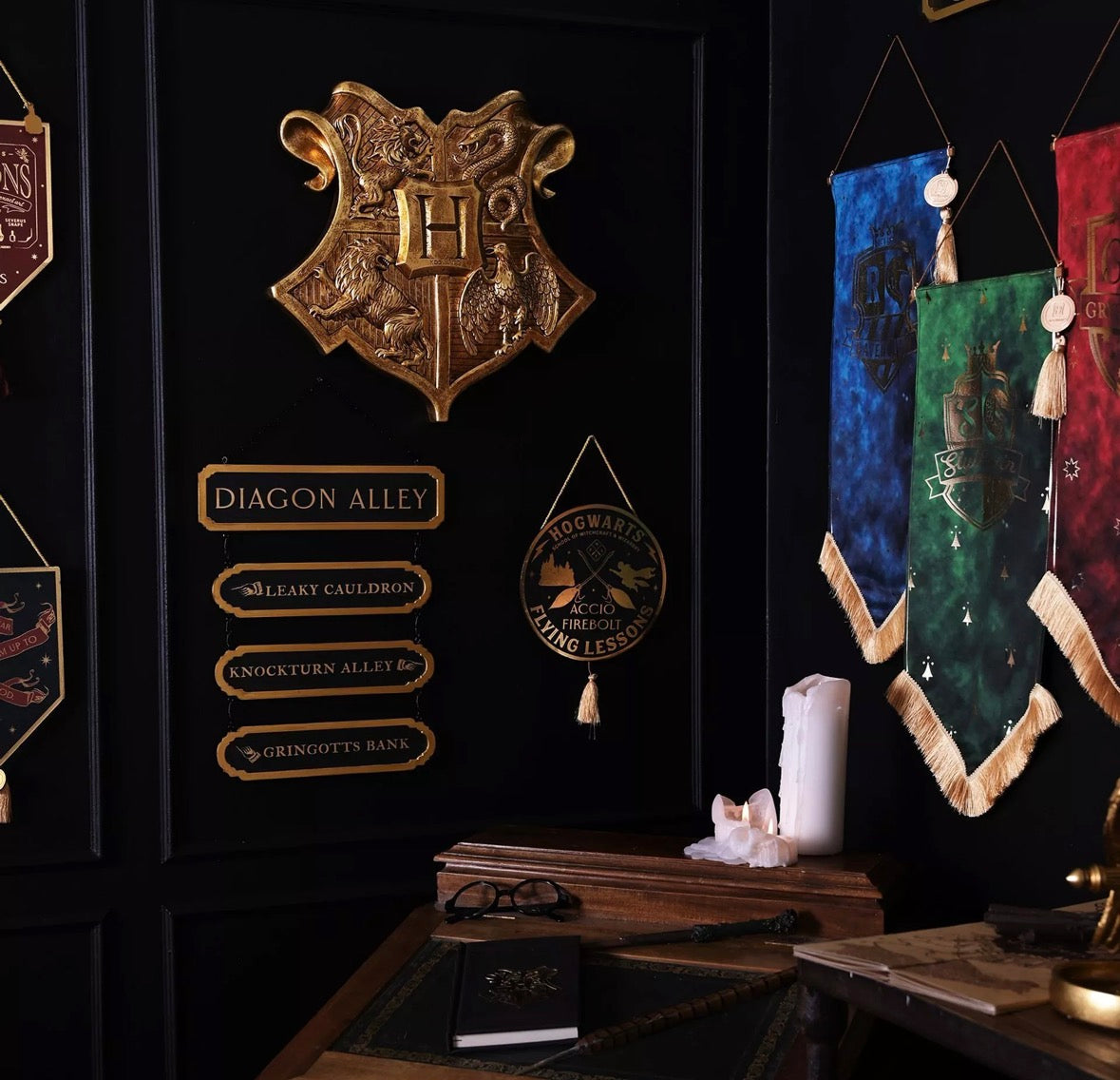 Harry Potter Alumni - Hogwarts Crest Wall Plaque
