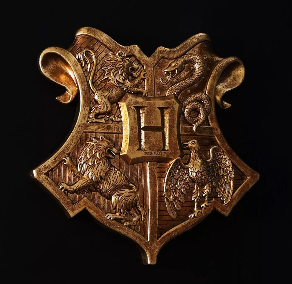 Harry Potter Alumni - Hogwarts Crest Wall Plaque